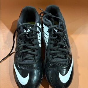 Nike Men's Black and White Athletic Sneakers